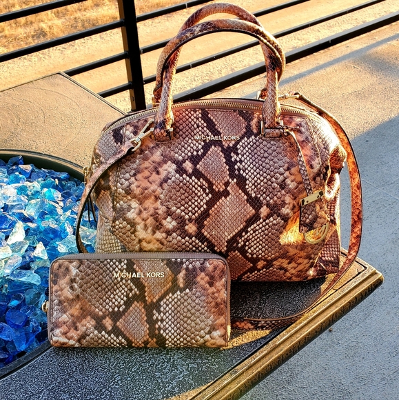 Michael Kors Accessories - Michael Kors Handbag Crossbody Purse